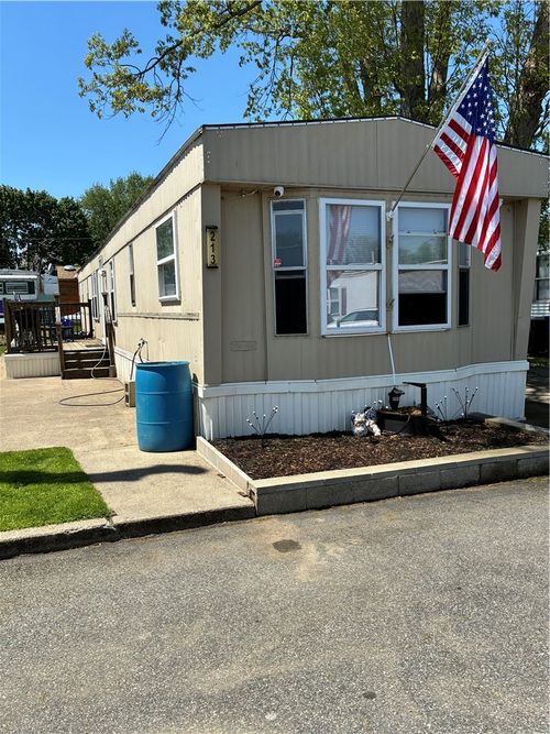 245 Manton St, Pawtucket, RI, 02861-4329 | Card Image