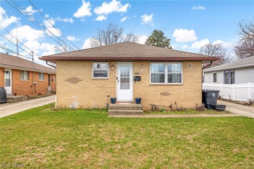 590 & 592 Herbert Road, Akron, OH, 44312 | Card Image