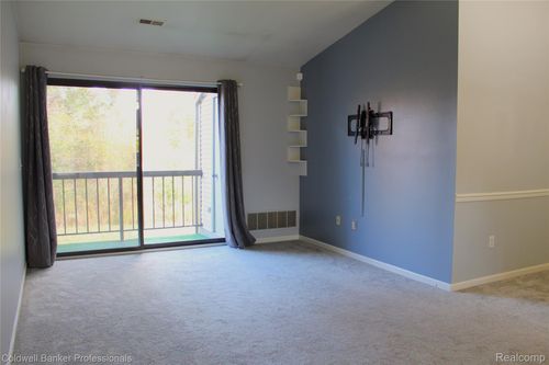 42540 Lilley Pointe Dr, Canton, MI, 48187-3859 | Card Image