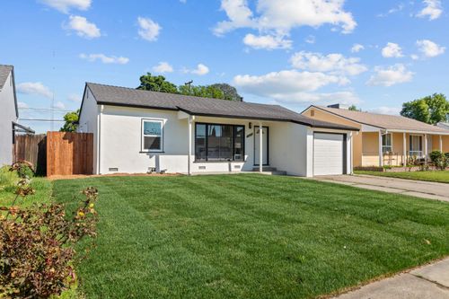 5625 La Campana Way, Sacramento, CA, 95822-3120 | Card Image