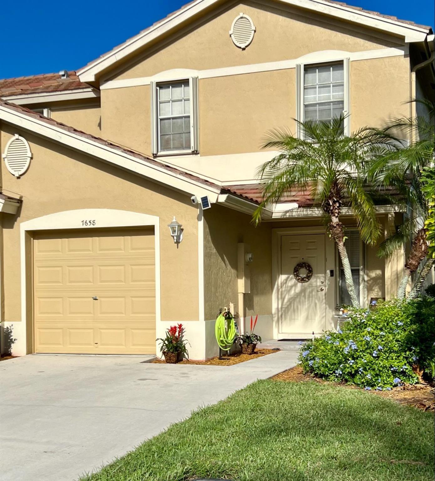 Sonesta Shores Dr, Lake Worth, FL 33463