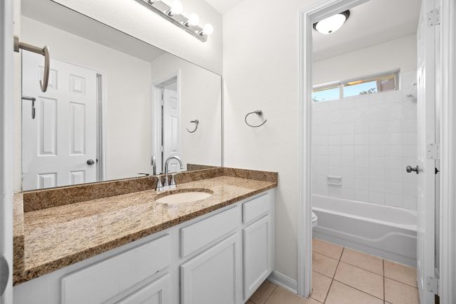 Upstairs full bathroom | Image 27