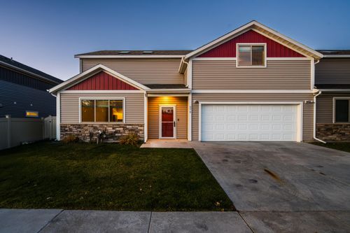 575 Creek Dr, Sheridan, WY, 82801-9511 | Card Image