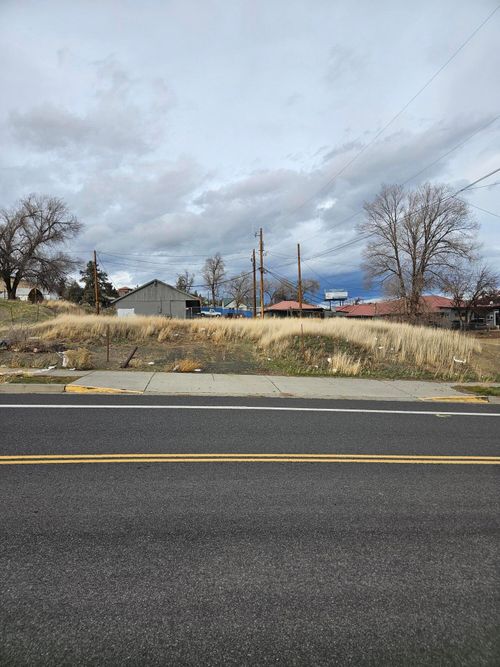 2200 Nw Poplar St, Madras, OR, 97741 | Card Image