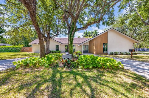 8120 Sw 162nd St, Palmetto Bay, FL, 33157-3719 | Card Image