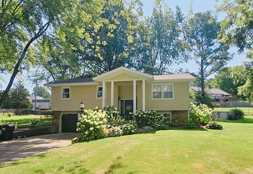 560 W Hubble Dr, Marshfield, MO, 65706-1533 | Card Image