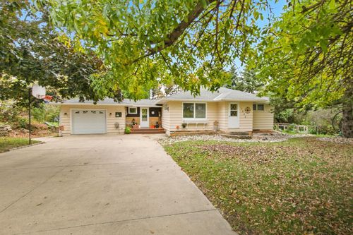 1025 Lakeland Dr Ne, Willmar, MN, 56201-2114 | Card Image