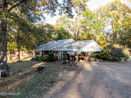 3938 Old Dover Rd, Yazoo City, MS, 39194-8437 | Card Image