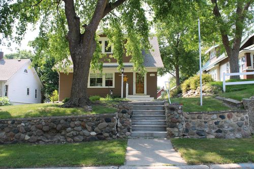 116 Grant St S, Lake Benton, MN, 56149-1202 | Card Image