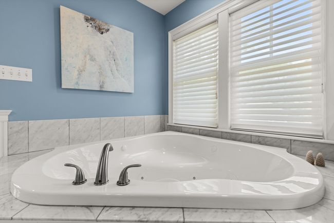 UNIT-4 - 162 Mill Pond Way, Condo with 3 bedrooms, 3 bathrooms and null parking in Portsmouth NH | Image 48