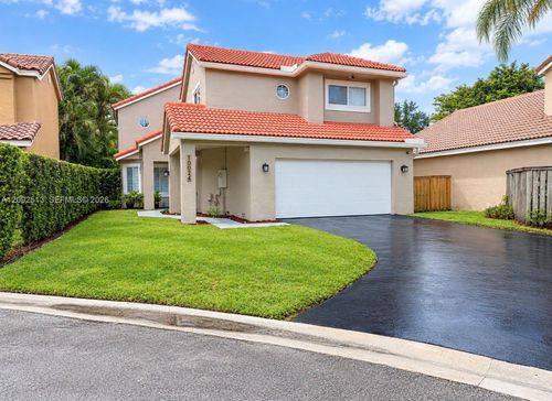 10024 Nw 4th St, Plantation, FL, 33324-7051 | Card Image
