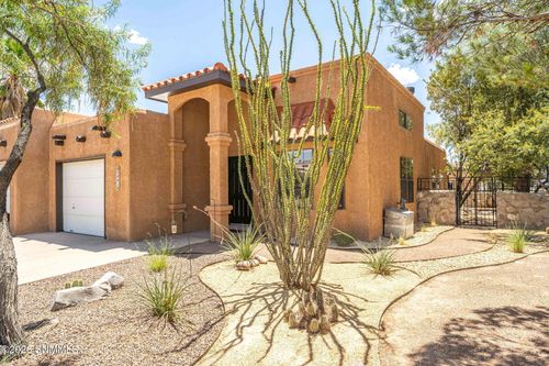 2083 Pinecone Way, Las Cruces, NM, 88012-6017 | Card Image