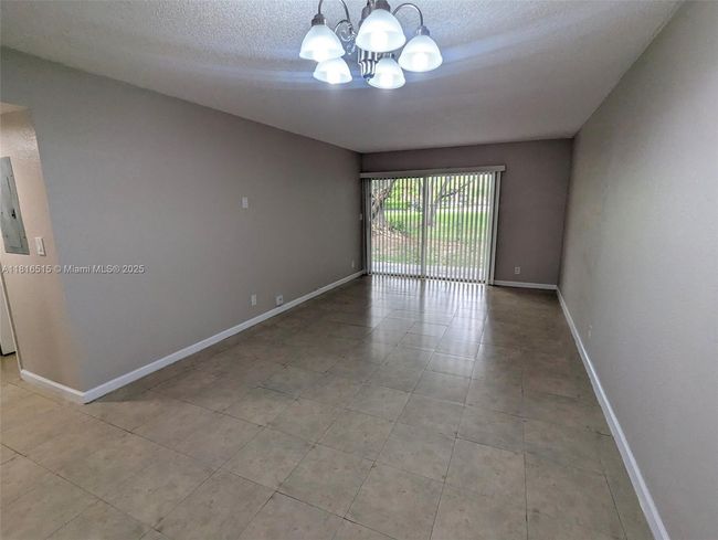 APT-105 - 8540 N Sherman Cir, Condo with 2 bedrooms, 1 bathrooms and null parking in Miramar FL | Image 6
