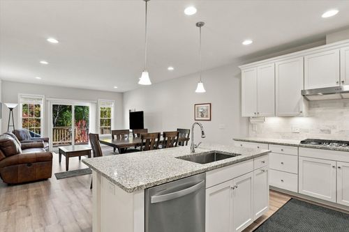 72-72 Shannon Way, Upton, MA, 01568 | Card Image