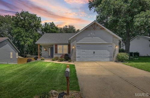 110 Bayfield Dr, Glen Carbon, IL, 62034-2980 | Card Image