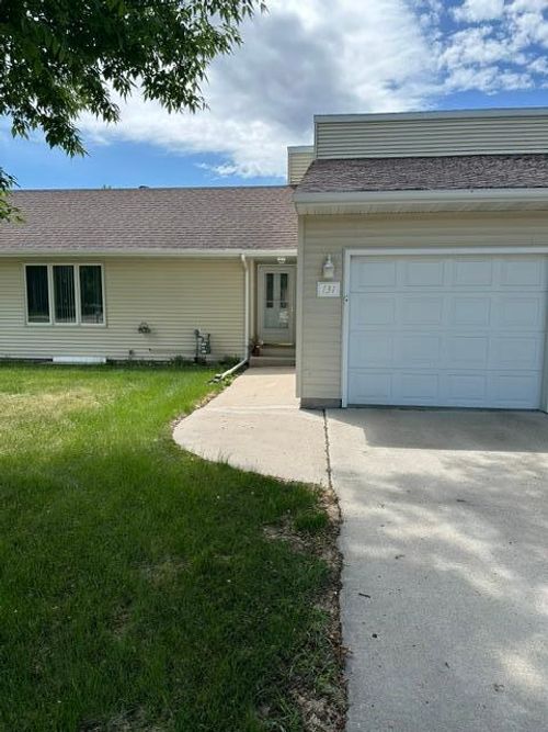 131 Belleville Ct, Thief River Falls, MN, 56701-3301 | Card Image