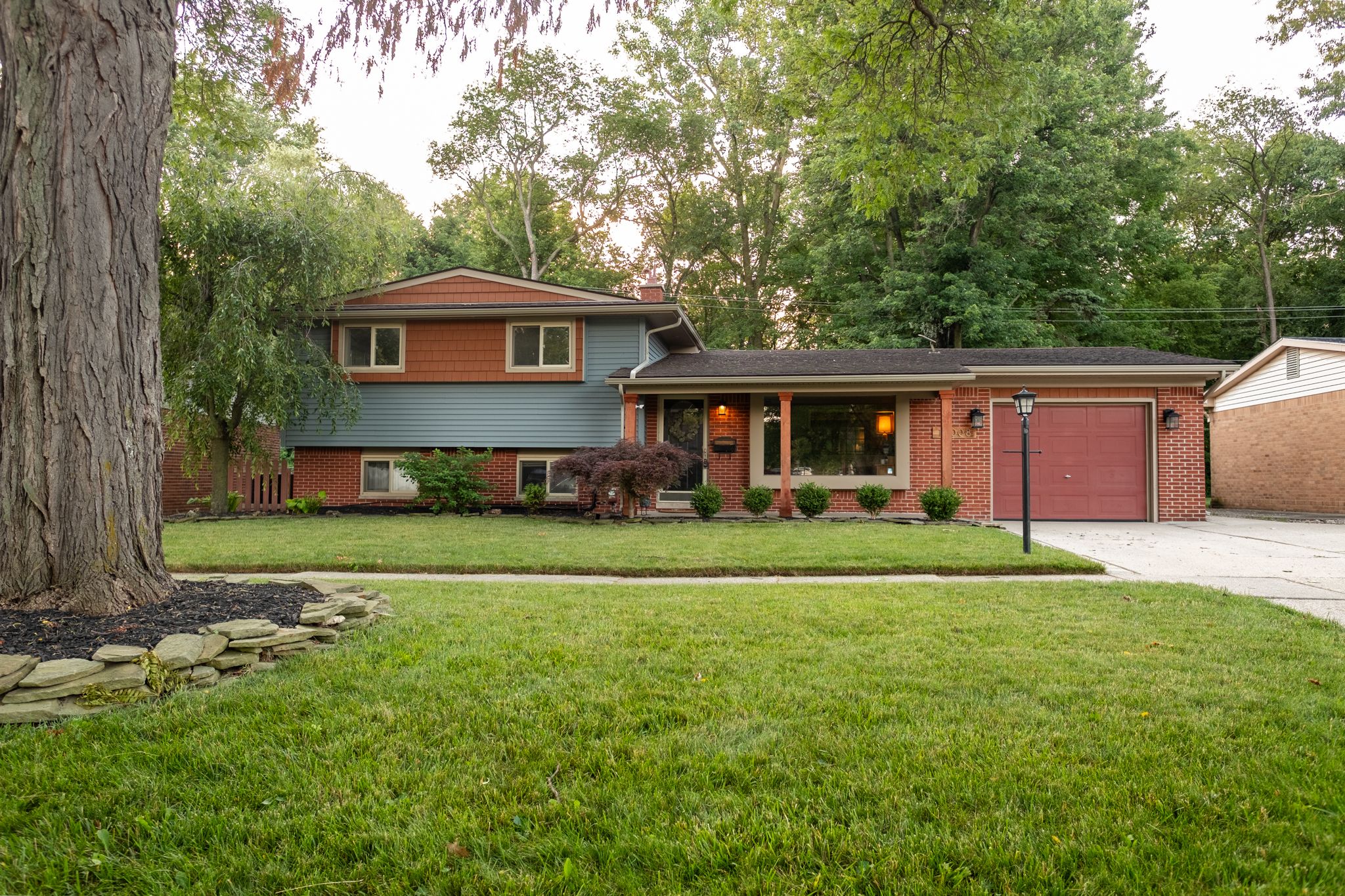 Yale St, Livonia, MI 48154