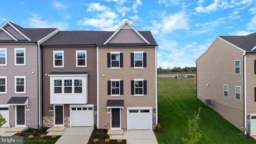 511 Fontana Cir, MARTINSBURG, WV, 25403-1322 | Card Image