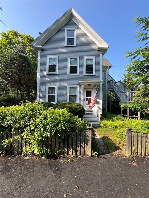 apt-2-12 Hart St, Beverly, MA, 01915-2263 | Card Image