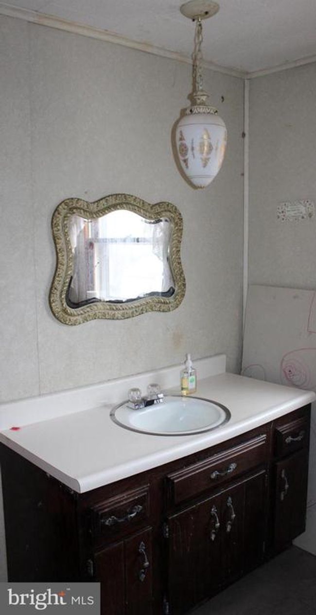 207 N Keystone St, House other with 4 bedrooms, 2 bathrooms and null parking in MUIR PA | Image 12