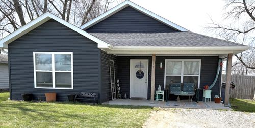 717 S Allen St, CENTRALIA, MO, 65240-1614 | Card Image