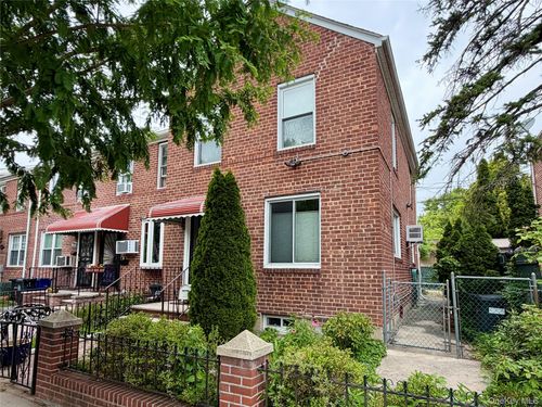 19323 Station Rd, Flushing, NY, 11358-2958 | Card Image