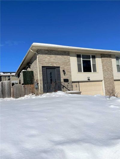 MAIN - 158 Overlea Dr, Home with 3 bedrooms, 1 bathrooms and 2 parking in Kitchener ON | Image 2