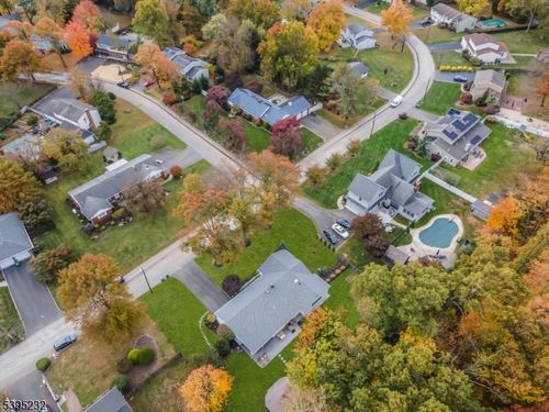 8 Mary Ellen Dr, Edison, NJ, 08820-1125 | Card Image