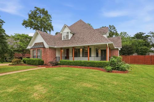 212 Red River Dr, Sherwood, AR, 72120-5852 | Card Image