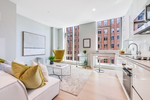 530-135 Seaport Blvd, Boston, MA, 02210-2710 | Card Image