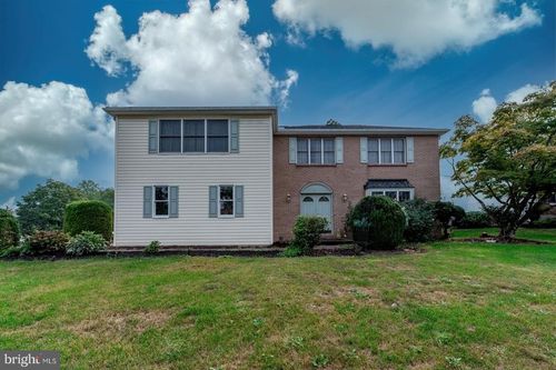 211 Caravan Dr, BIRDSBORO, PA, 19508-2234 | Card Image