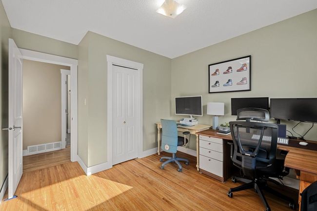 912 Seacrest Crt, House other with 6 bedrooms, 3 bathrooms and 3 parking in Port Moody BC | Image 14