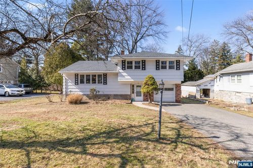 72 Kline St, Harrington Park, NJ, 07640-1542 | Card Image