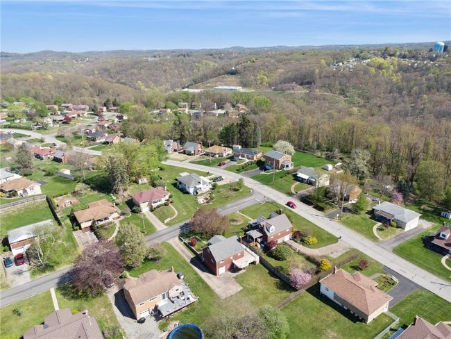 304 E Patty Ln, House other with 3 bedrooms, 2 bathrooms and 1 parking in Monroeville PA | Image 33