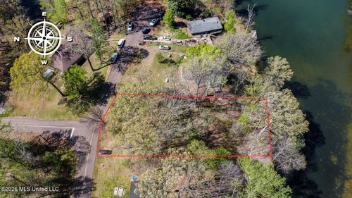 11072 Horseshoe Bnd, Hernando, MS, 38632-4404 | Card Image