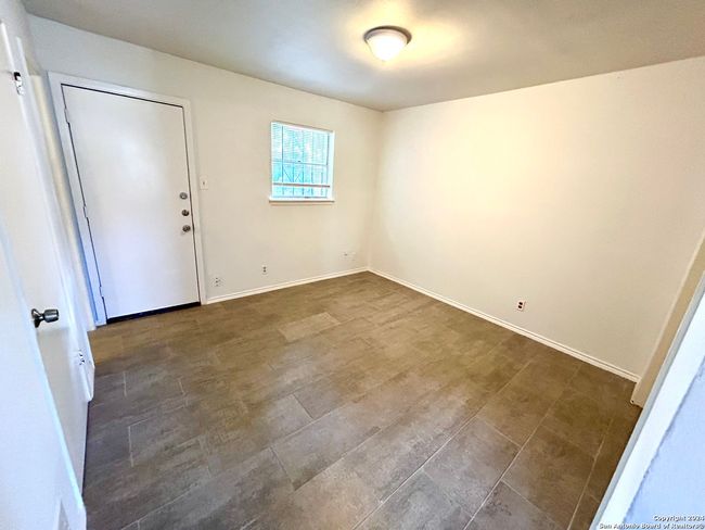 APT-5 - 643 W Summit Ave, Condo with 1 bedrooms, 1 bathrooms and null parking in San Antonio TX | Image 11