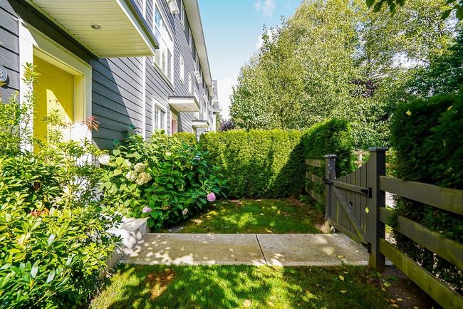 8 - 16337 15 Avenue, Townhouse with 3 bedrooms, 2 bathrooms and 2 parking in Surrey BC | Image 6