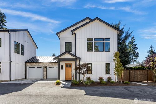 9313 132nd Ave Ne, Kirkland, WA, 98033-5929 | Card Image