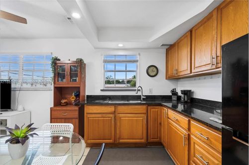apt-4-30 Sw 11th Ave, Miami, FL, 33130-1041 | Card Image