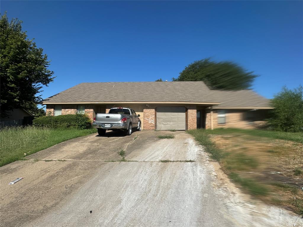 Ware Dr, Grand Prairie, TX 75051