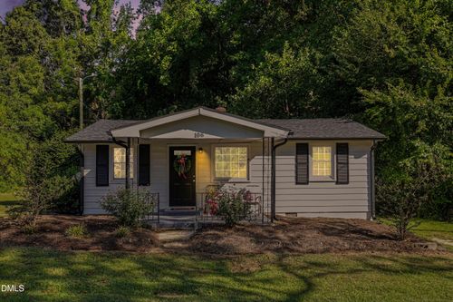 106 W Allen St, Four Oaks, NC, 27524-8400 | Card Image