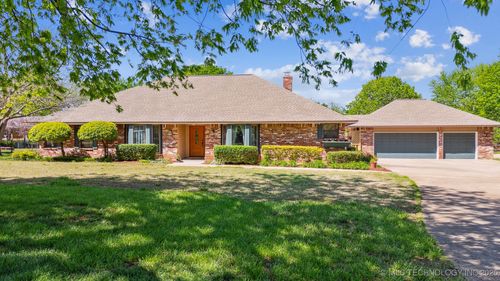 17813 E 92nd St N, Owasso, OK, 74055-8046 | Card Image