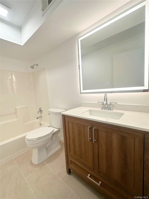 854 E Crooked Hill Rd, Pearl River, NY, 10965-1187 | Card Image