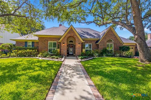 702 Masters Dr, Victoria, TX, 77904-3326 | Card Image