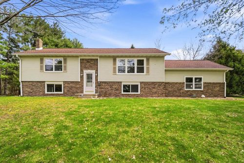 5588 E Brown Road, LITTLE SUAMICO, WI, 54141 | Card Image