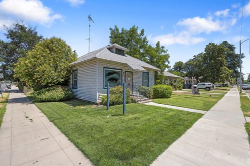 920 W Main St, Visalia, CA, 93291-5921 | Card Image