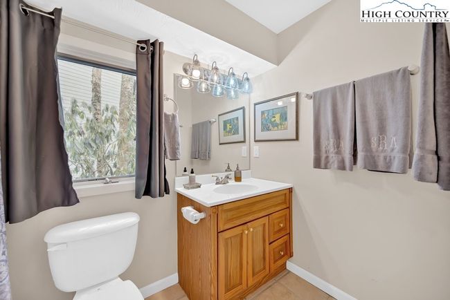 201 - 164 Evergreen Springs Ct, Condo with 2 bedrooms, 3 bathrooms and null parking in Blowing Rock NC | Image 36