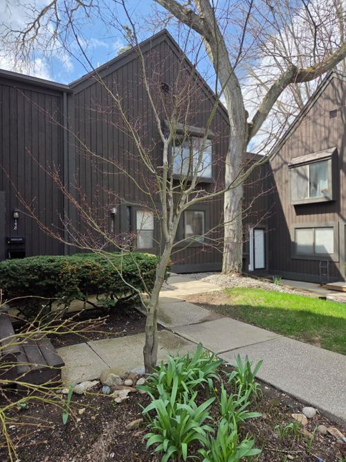 156 Carberry Hill Ct, Kalamazoo, MI, 49006-4351 | Card Image