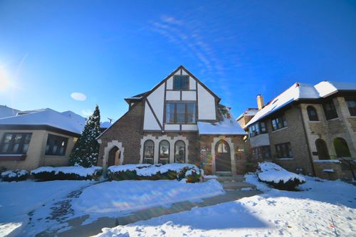 4421 N Cramer St, Shorewood, WI, 53211-1603 | Card Image