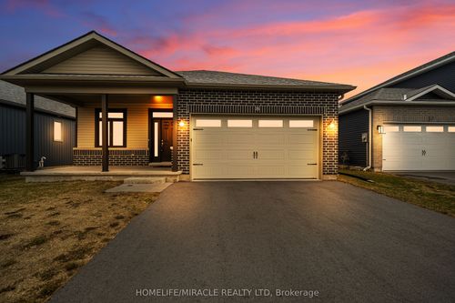 35 Allen St, Picton, ON, K0K2T0 | Card Image